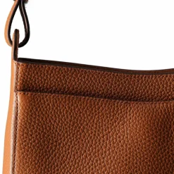AIGNER Schultertaschen<Pura Schultertasche Leder 26 cm cognac brown