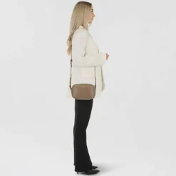 New Boss Sandy Umhängetasche 20 cm open brown