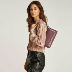 Calvin Klein Schultertaschen<CK Must Schultertasche 27 cm purple