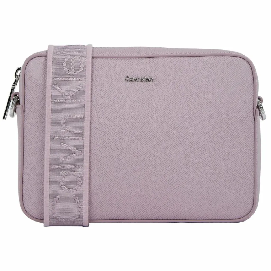 New Calvin Klein CK Must Umhängetasche 21.5 cm purple