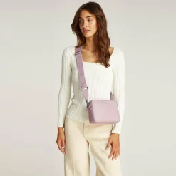 New Calvin Klein CK Must Umhängetasche 21.5 cm purple