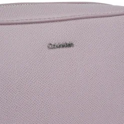 New Calvin Klein CK Must Umhängetasche 21.5 cm purple