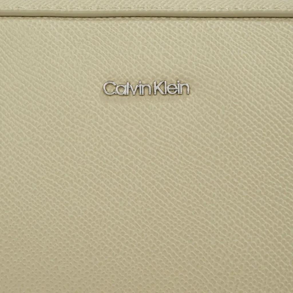 Calvin Klein Umhängetaschen<CK Must Umhängetasche 21.5 cm green