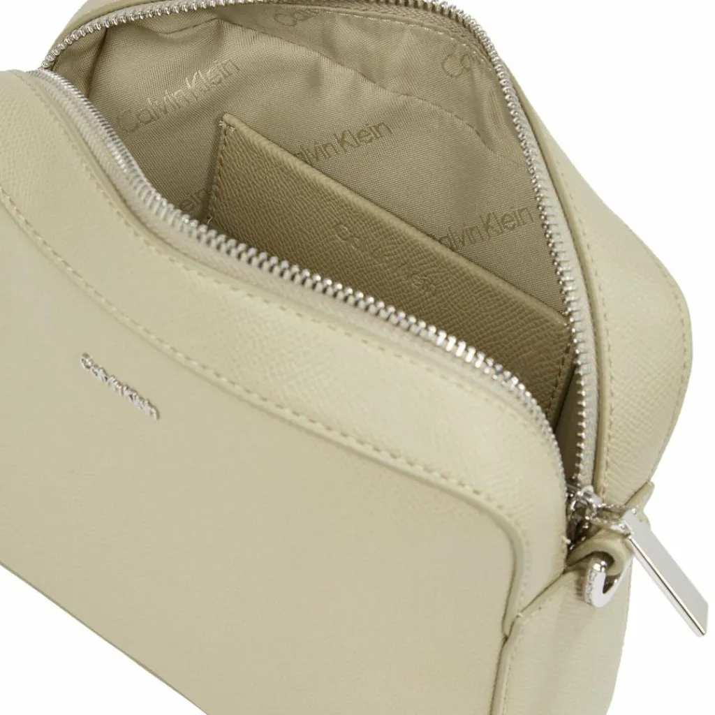 Calvin Klein Umhängetaschen<CK Must Umhängetasche 21.5 cm green