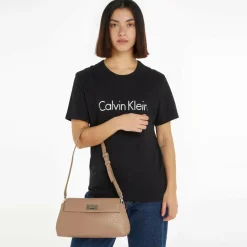 Calvin Klein Henkeltaschen|Schultertaschen<CK Push Schultertasche 28 cm chanterelle epi mono
