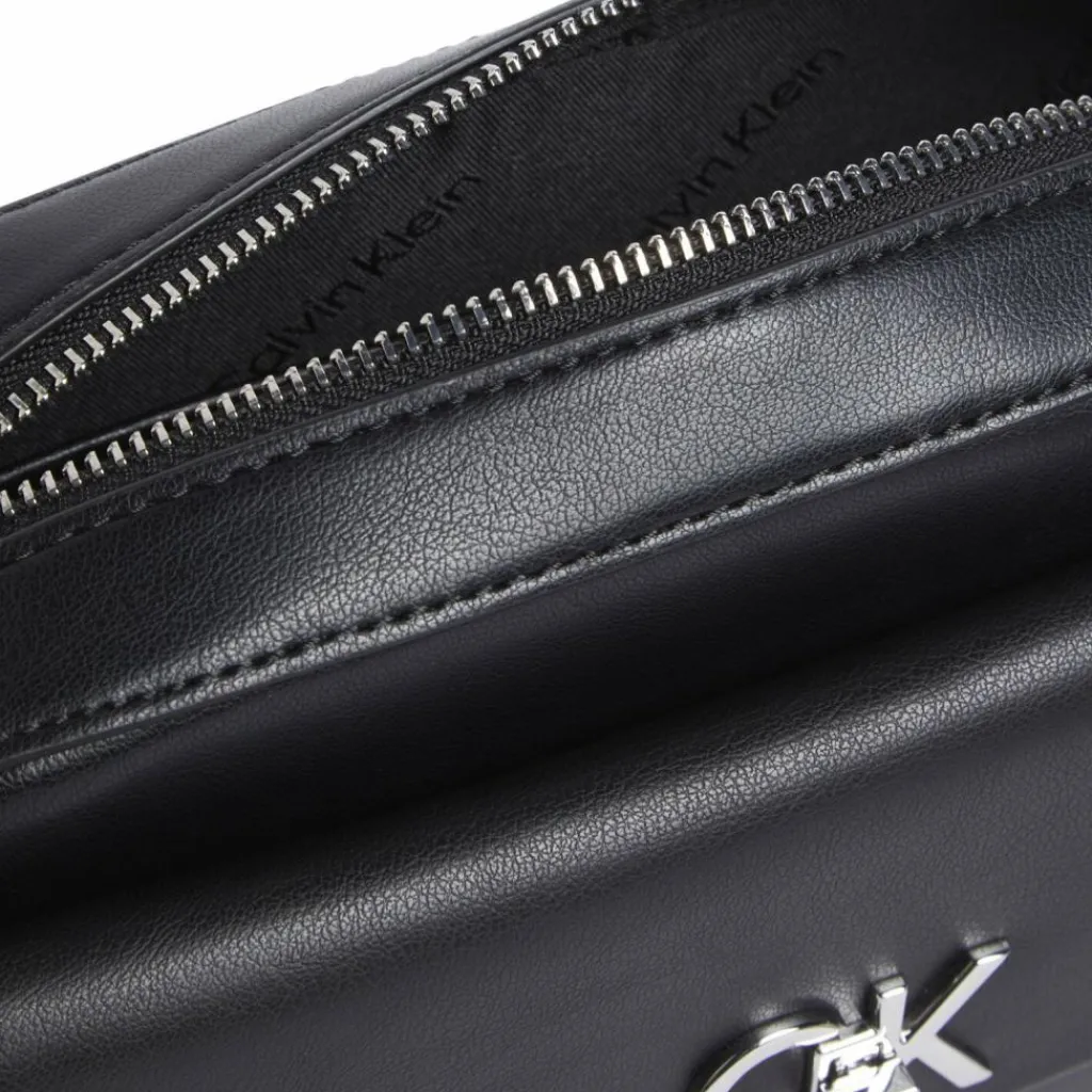Calvin Klein Schultertaschen<CK Re-Lock Schultertasche 22 cm black