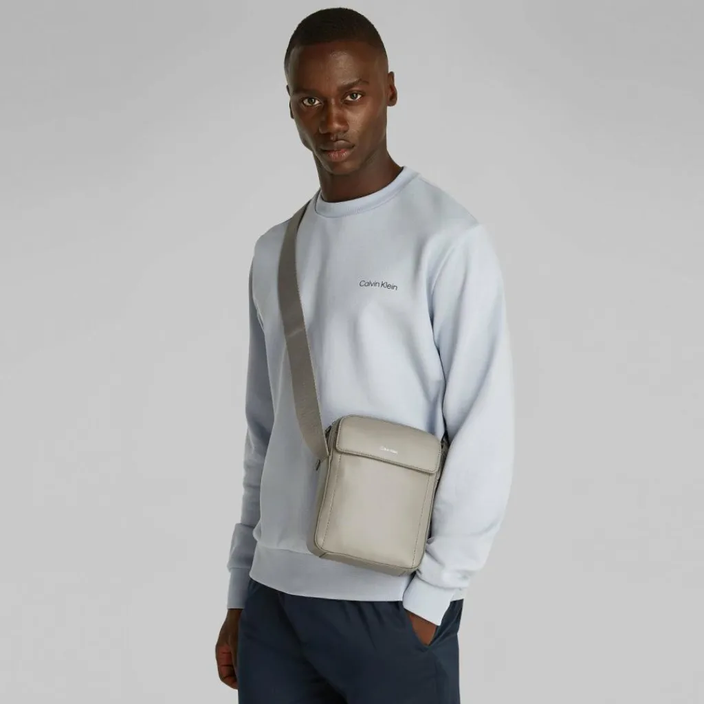 Calvin Klein Umhängetaschen<CK Sleek Umhängetasche 16.5 cm grey