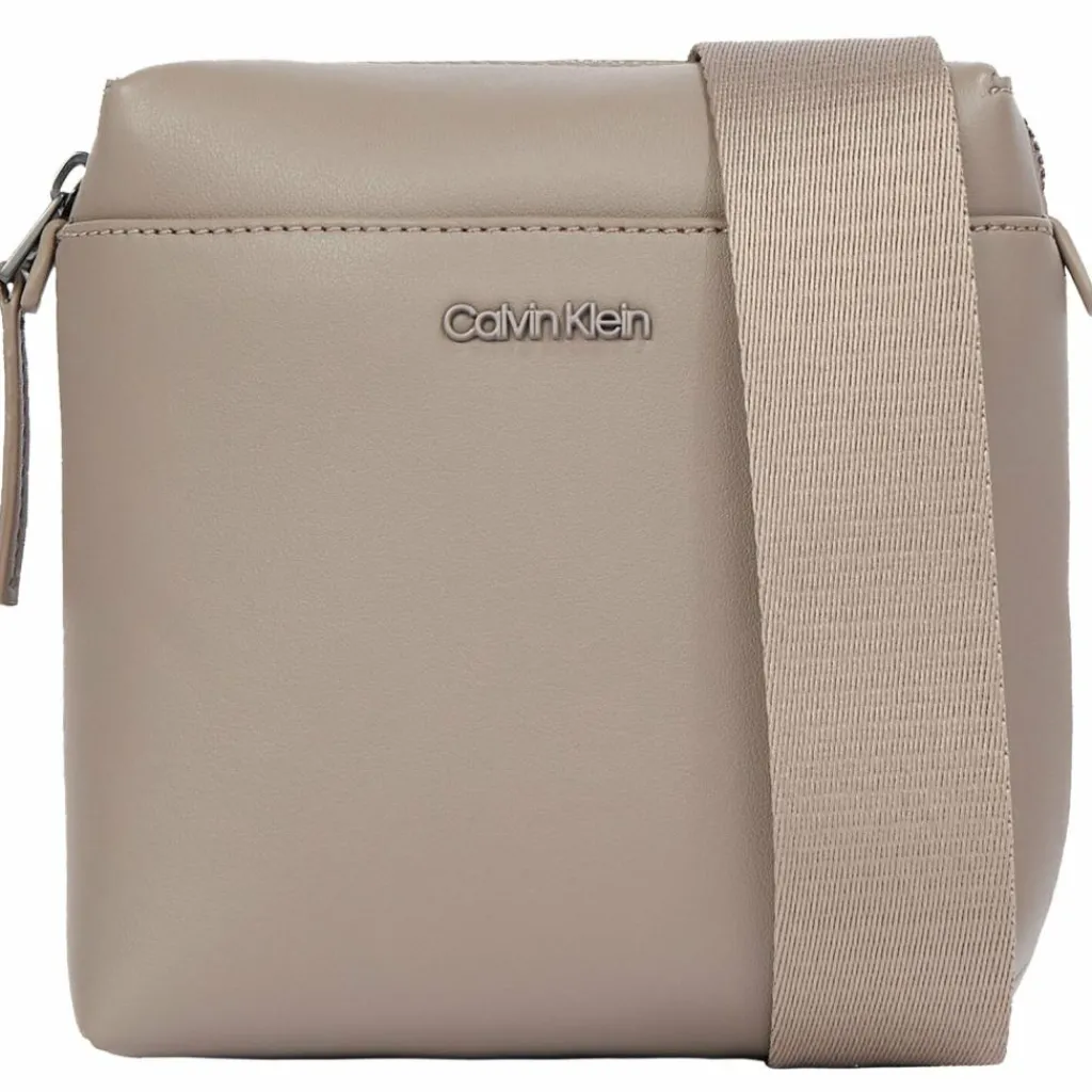 Calvin Klein Umhängetaschen<Clean Essential Umhängetasche 15.5 cm cinder