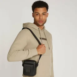 Calvin Klein Iconic Plaque Mini Bag Umhängetasche 13 cm ck black