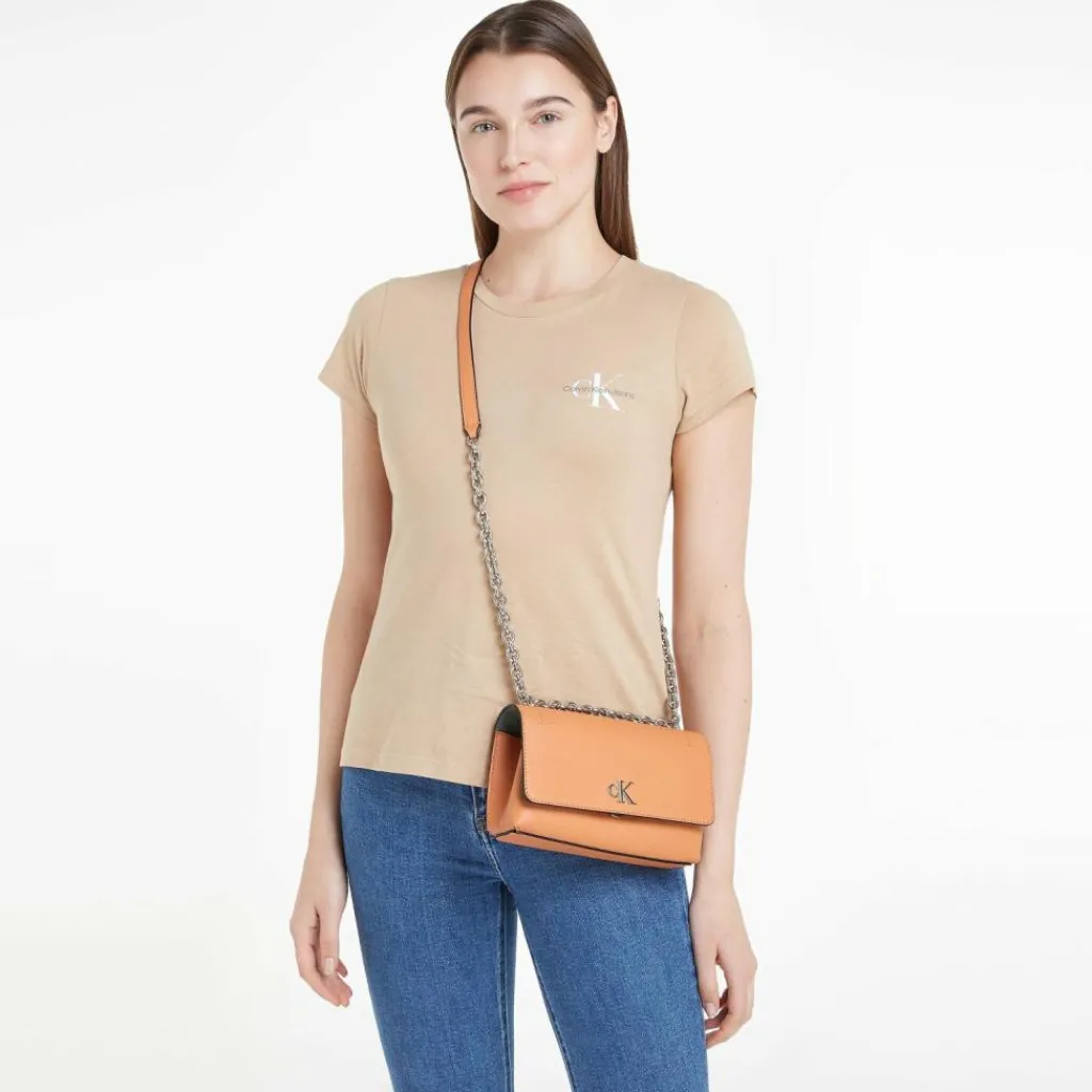 Discount Calvin Klein Jeans Minimal Monogram Umhängetasche 21 cm caramel