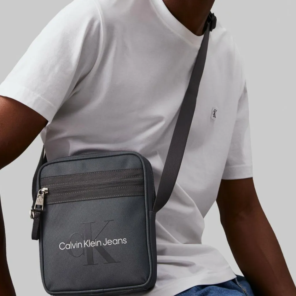 Outlet Calvin Klein Jeans Sport Essentials Umhängetasche 21 cm endless grey