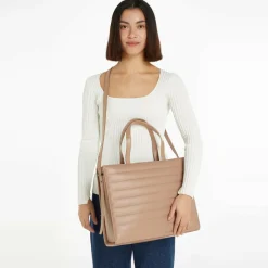 Clearance Calvin Klein Line Quilt Schultertasche 38 cm chanterelle