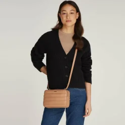 Calvin Klein Line Quilt Umhängetasche 22 cm