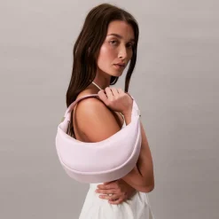 Hot Calvin Klein Pinched Schultertasche 24 cm orchid ice