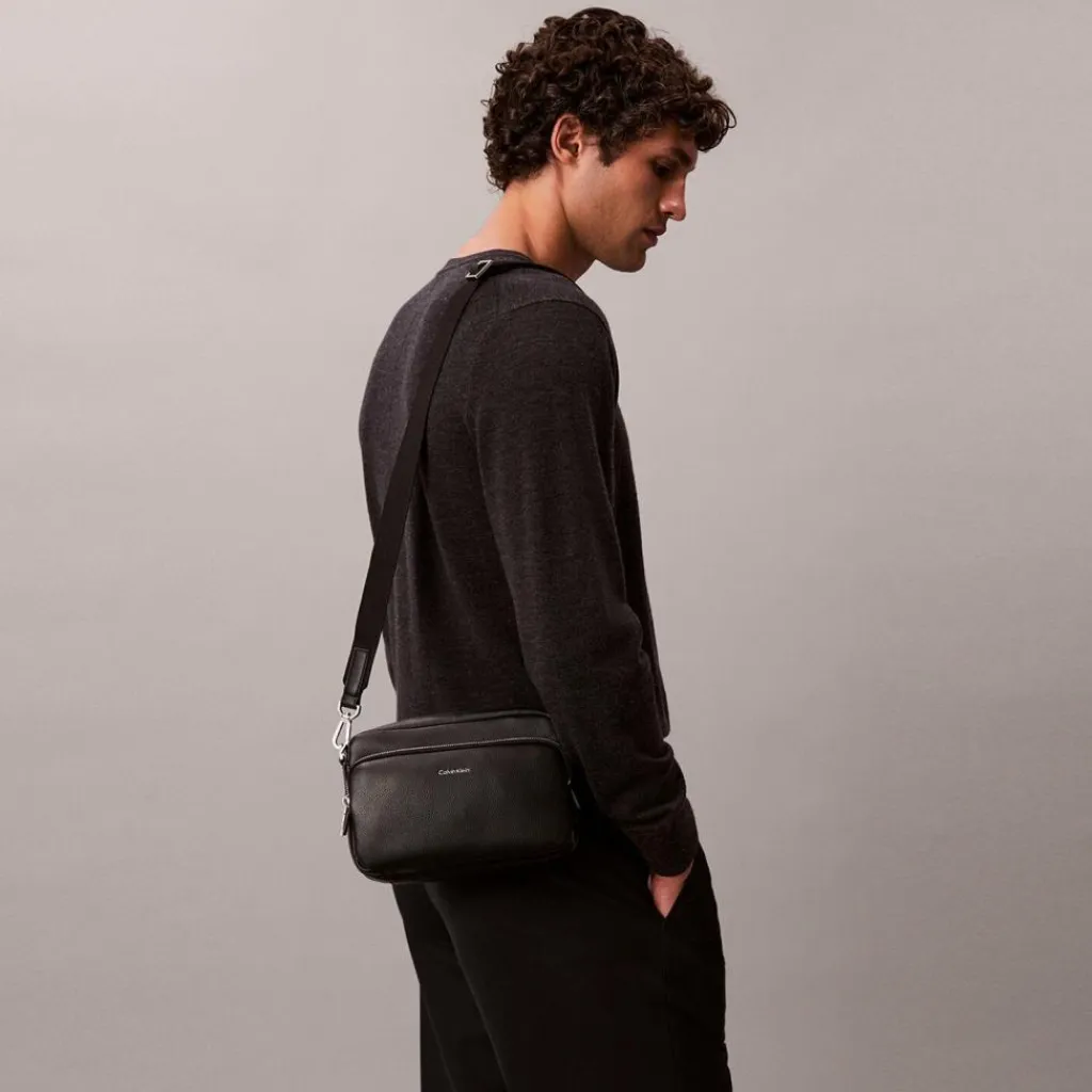 Calvin Klein Umhängetaschen<Raised Umhängetasche 26 cm black