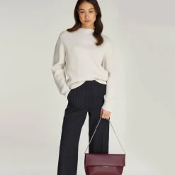 Calvin Klein Schultertasche 30 cm oxblood