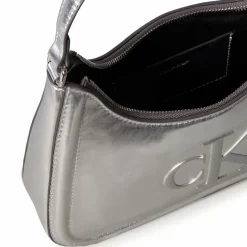 Online Calvin Klein Schultertasche 43 cm silver metallic