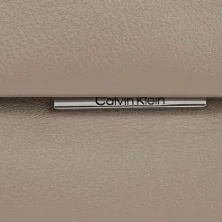 Clearance Calvin Klein Schultertasche 30 cm cinder