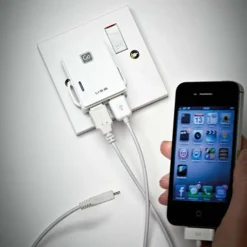 Go Travel Reise-Elektronik-Elektrik<Doppel-USB-Ladegerät für Micro-USB + Apple-Geräte UK weiß