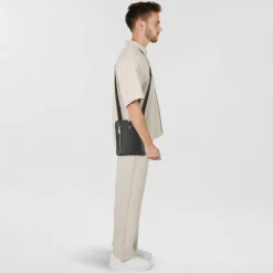 Guess Torino Umhängetasche 19.5 cm black