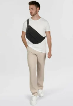 Hugo Taric Gürteltasche 27 cm black