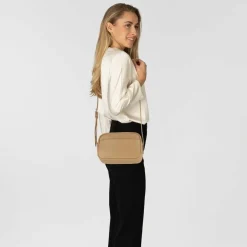 Lacoste Umhängetaschen<City Court Umhängetasche Leder 21.5 cm warm beige