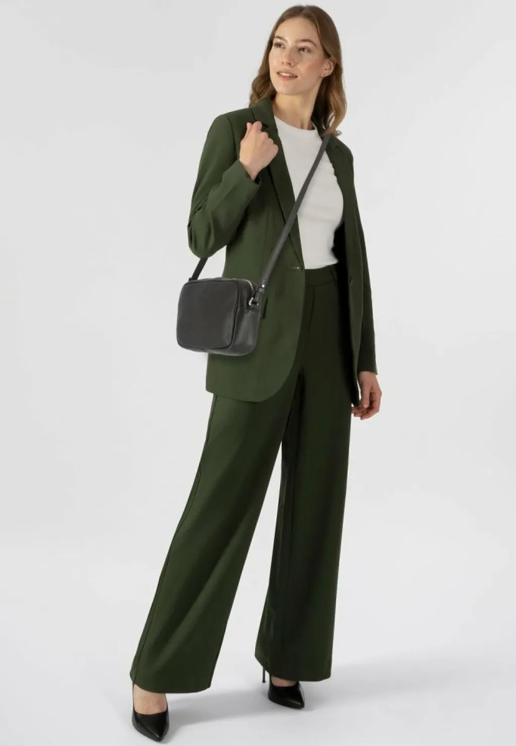 Liebeskind Umhängetaschen<Maia Umhängetasche S Leder 20 cm black