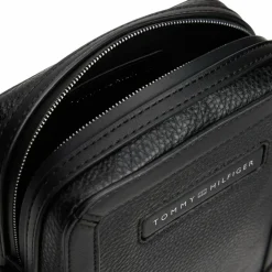 New Tommy Hilfiger TH Central Mini Bag Umhängetasche 15 cm black