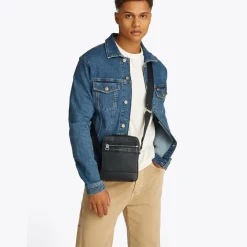 Tommy Hilfiger Umhängetaschen|Mini Bags<TH Central Mini Bag Umhängetasche 16 cm black