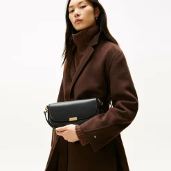 Outlet Tommy Hilfiger TH Iconic Schultertasche Leder 25 cm black