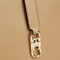 Outlet Tommy Hilfiger TH Libre Schultertasche 28 cm khaki