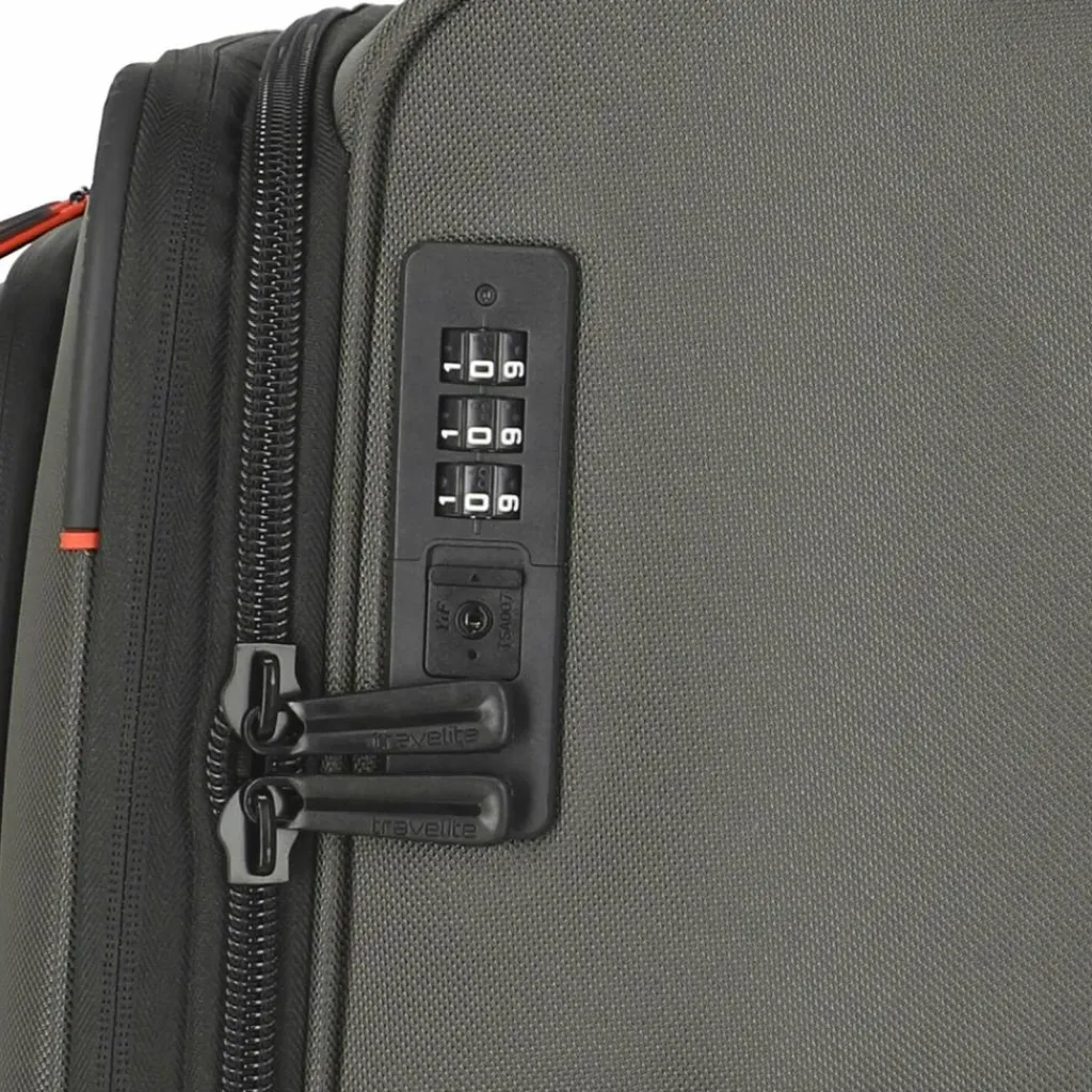 Travelite Weichgepäck|4-Rollen Koffer<Crosslite 5.0 4 Rollen Trolley M 66 cm mit Dehnfalte oliv